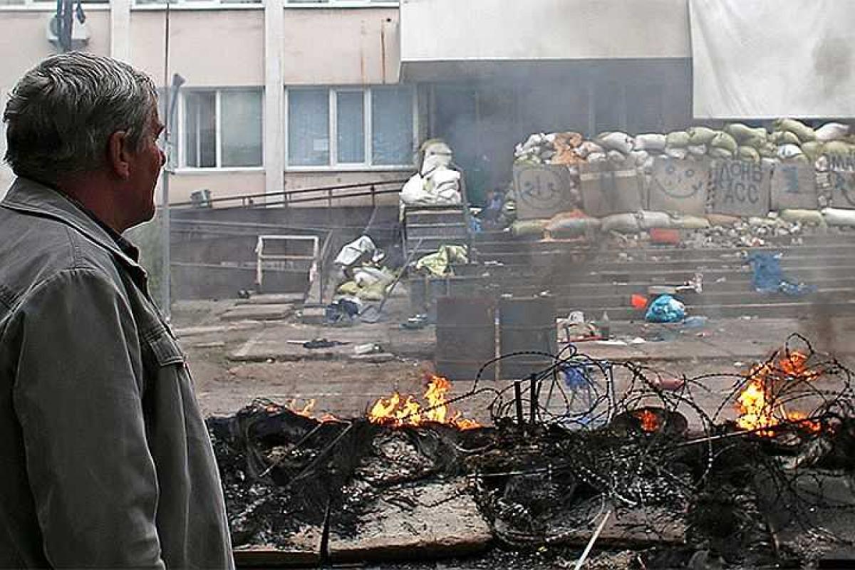 По периметру оккупированной зоны на Донбассе надо "поставить стену" - российский экономист По периметру оккупированной зоны на Донбассе надо "поставить стену" - российский экономист