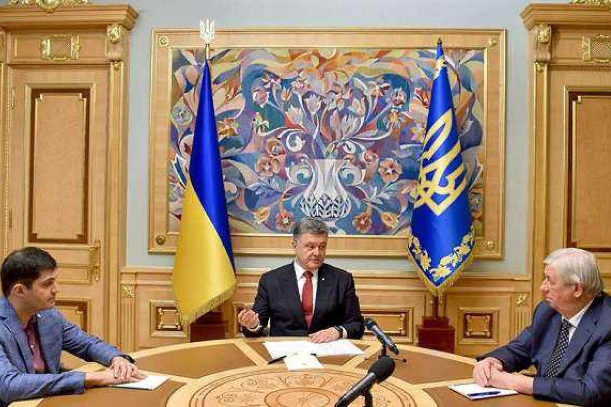 Порошенко видел в кресле руководителя антикоррупционного бюро Давида Сакварелидзе
