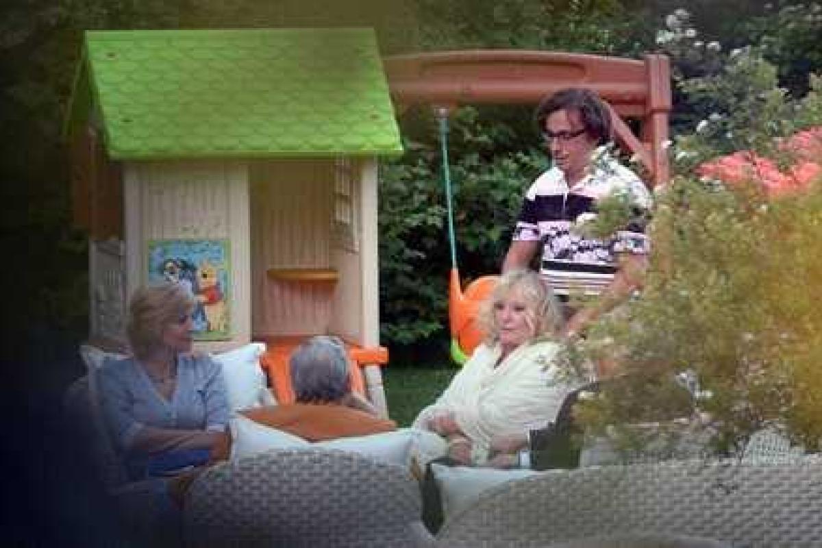 Фото Примадонны с дня рождения супруга