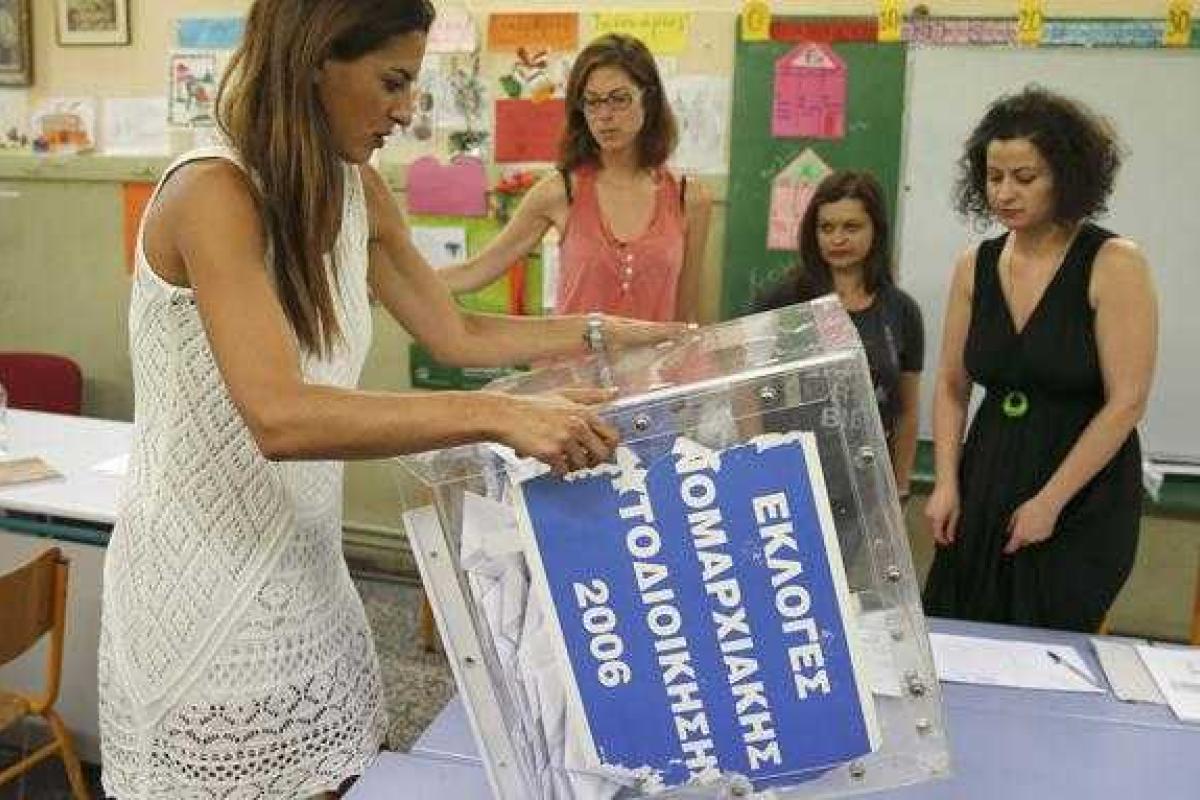 В Греции завершился референдум, идет подсчет голосов