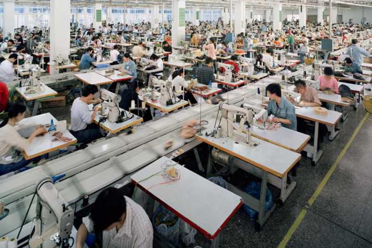 В Китае во время рабочей смены обрушилась обувная фабрика, есть жертвы В Китае во время рабочей смены обрушилась обувная фабрика, есть жертвы