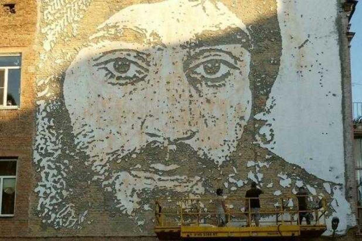 Мэр Киева встретился с австралийскими художниками, украшающими фасады домов в центре столицы