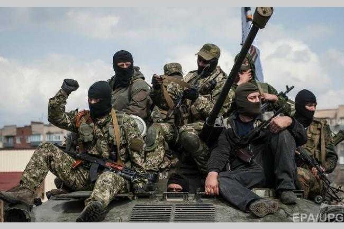 Тымчук: боевики "ДНР" проводят перегруппировку, идет переброска тяжелой техники Тымчук: боевики "ДНР" проводят перегруппировку, идет переброска тяжелой техники