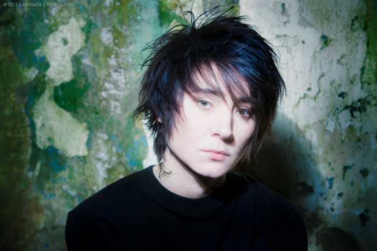 В Москве ОМОН храбро "сражался" с поклонниками Земфиры В Москве ОМОН храбро "сражался" с поклонниками Земфиры