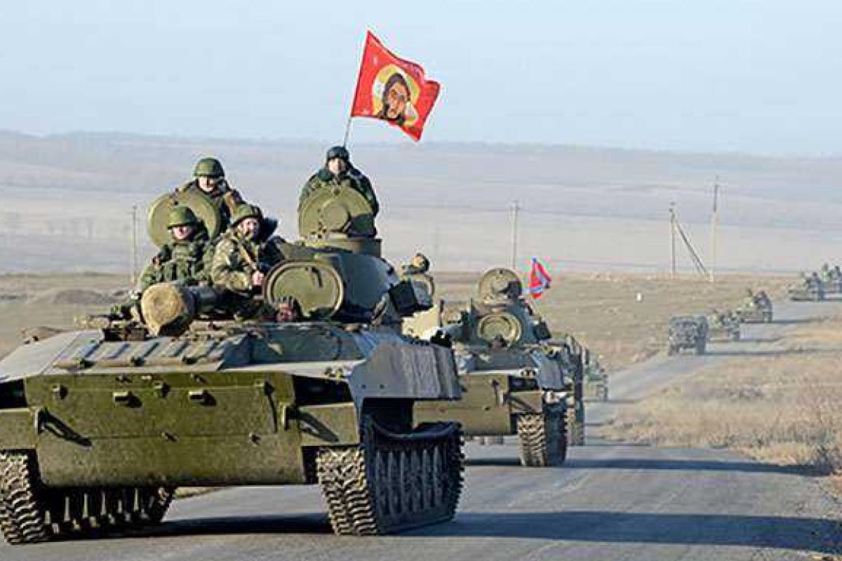 Тымчук: Боевики "ЛНР" тайно стягивают бронегруппы в район Новотошковки Тымчук: Боевики "ЛНР" тайно стягивают бронегруппы в район Новотошковки