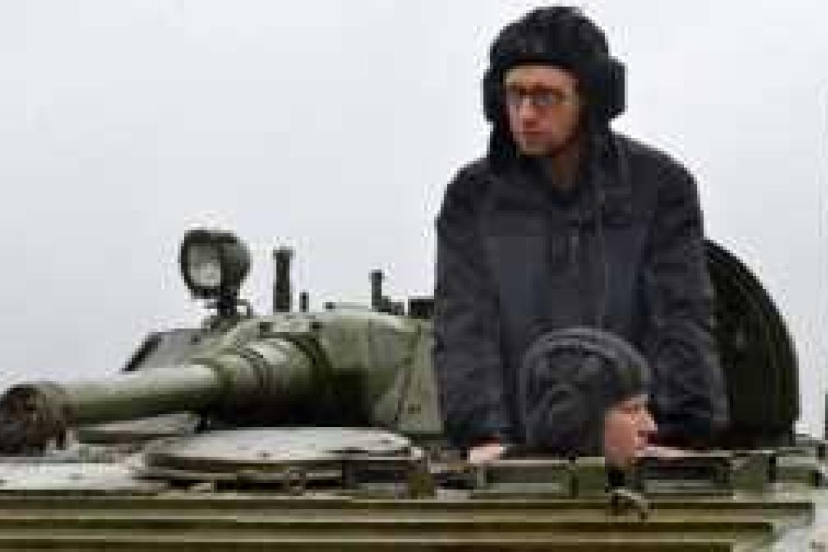 Яценюк рискует "с глазу на глаз" встретиться с боевой десантурой: поверьте, вы нас выслушаете...