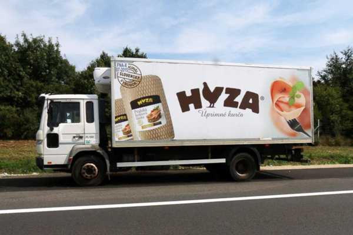 Грузовик, забитый телами мигрантов, был обнаружен на главном шоссе Австрии Грузовик, забитый телами мигрантов, был обнаружен на главном шоссе Австрии