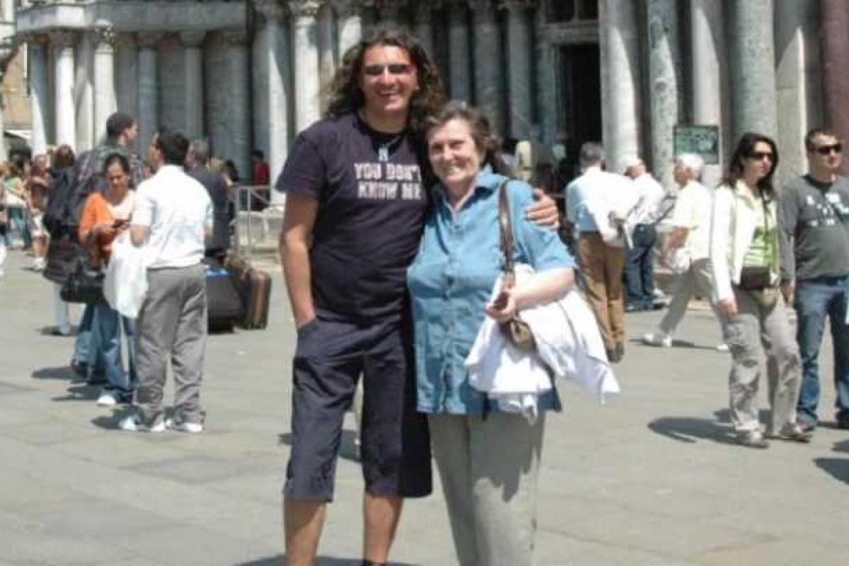 Мама Кузьмы записала колыбельную и показала детские фото своего сына Мама Кузьмы записала колыбельную и показала детские фото своего сына