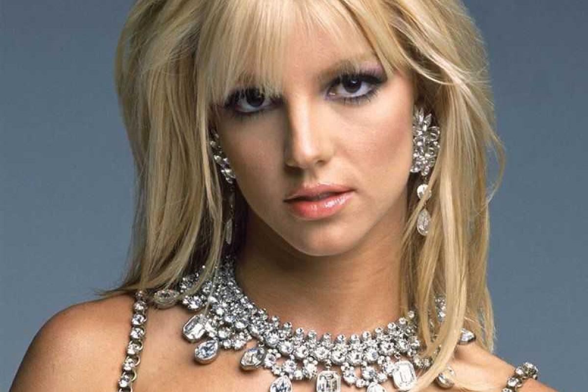 Бритни Спирс приятно шокировала публику откровенным нарядом Бритни Спирс приятно шокировала публику откровенным нарядом