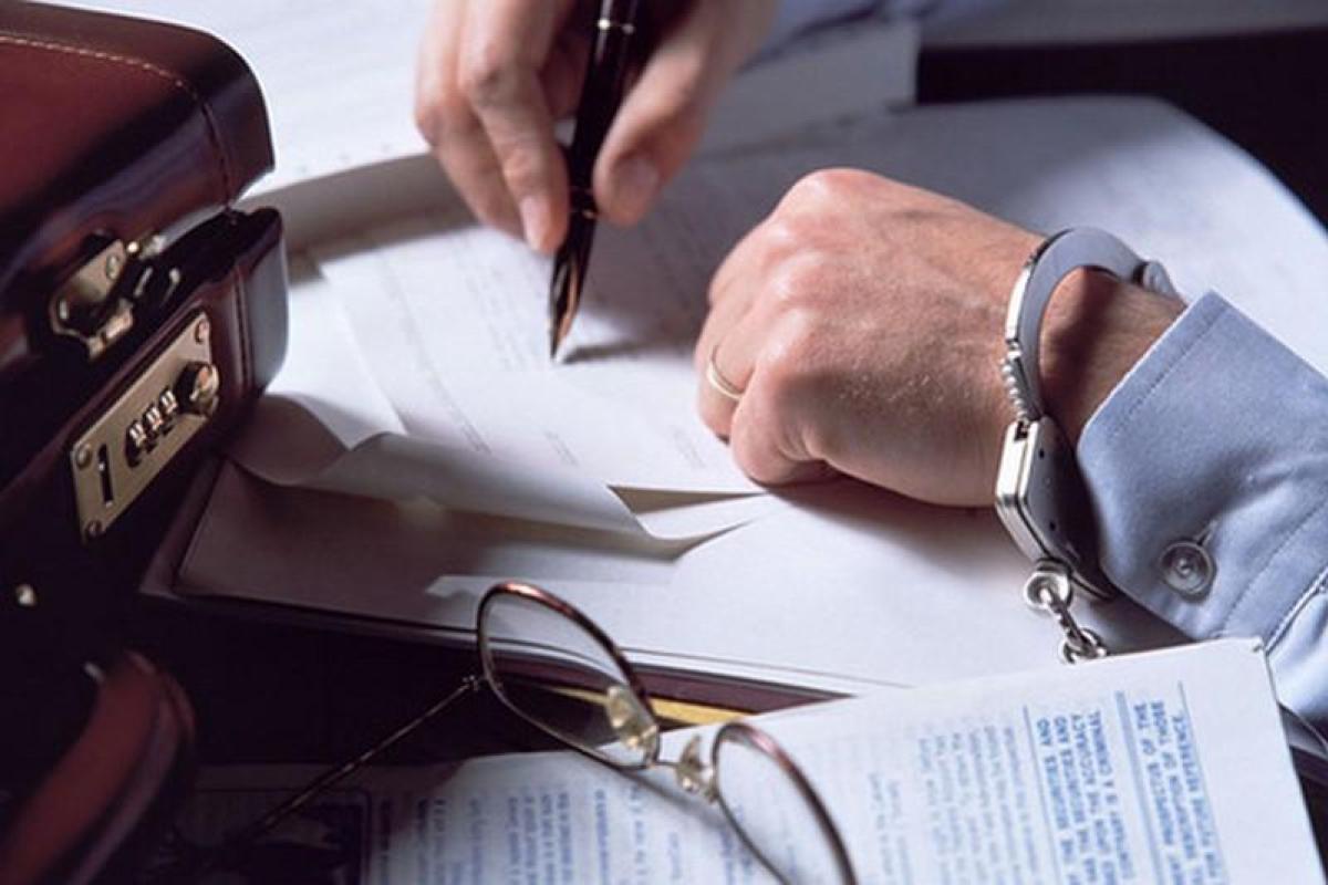 Столичных предпринимателей подозревают в финансировании боевиков, продолжаются обыски и расследование Столичных предпринимателей подозревают в финансировании боевиков, продолжаются обыски и расследование