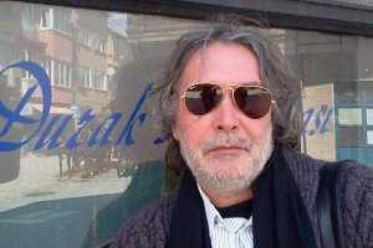 Российский поэт написал сатирическое стихотворение, посвященное Дмитрию Пескову