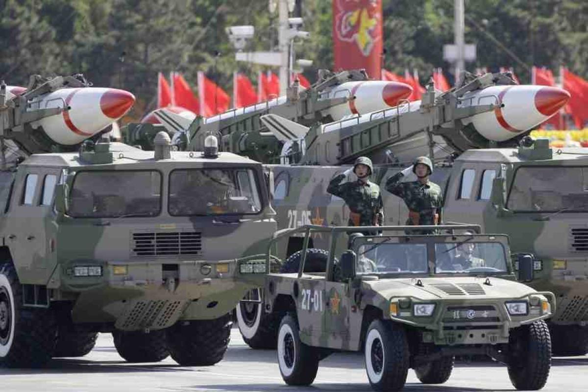 Резкое падение цен на нефть вогнало в "шок" экономику РФ: в стране сократили военные расходы Резкое падение цен на нефть вогнало в "шок" экономику РФ: в стране сократили военные расходы