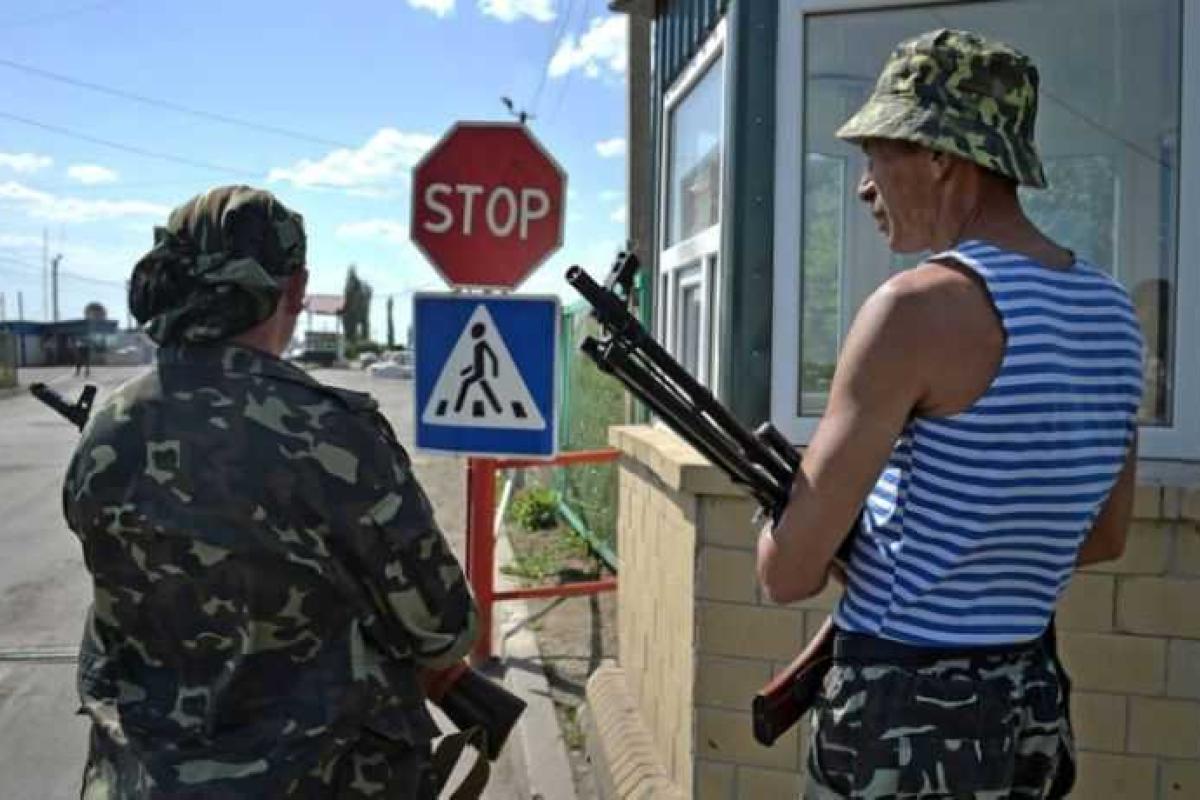 В соцсетях жены боевиков "ДНР" обсуждают тяжелую жизнь ополченцев и жалуются на график "работы" мужей В соцсетях жены боевиков "ДНР" обсуждают тяжелую жизнь ополченцев и жалуются на график "работы" мужей