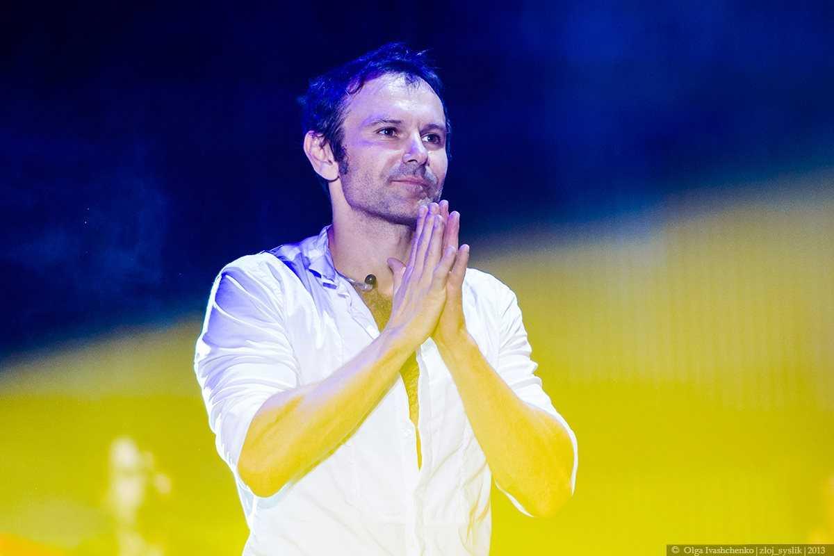 Лидер группы "ОЭ" честно ответил, нужен ли Украине Крым и Донбасс Лидер группы "ОЭ" честно ответил, нужен ли Украине Крым и Донбасс