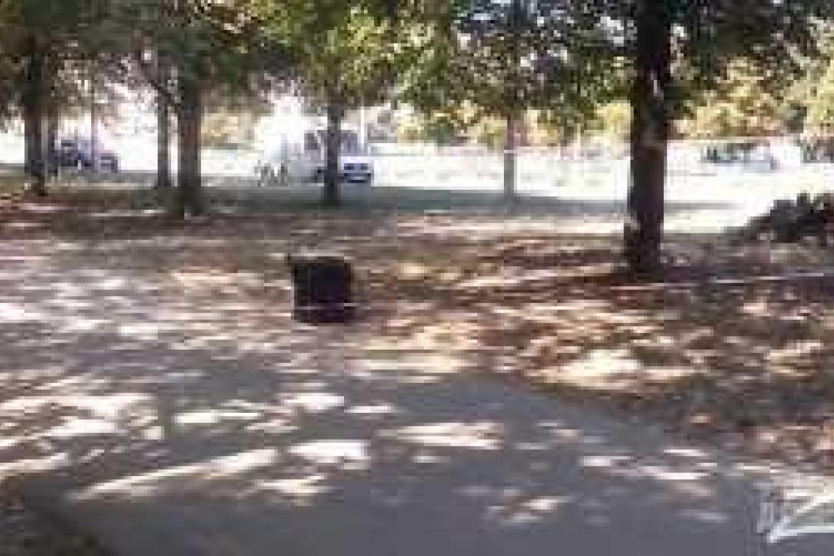 Жители Харькова возмущены: возле жилого дома обнаружили боевую гранату Жители Харькова возмущены: возле жилого дома обнаружили боевую гранату