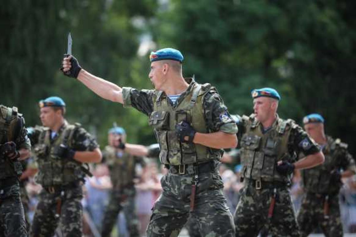 "Голубые береты" ВСУ написали открытое письмо Яценюку: Неужели мы стоим так дешево для вас? "Голубые береты" ВСУ написали открытое письмо Яценюку: Неужели мы стоим так дешево для вас?
