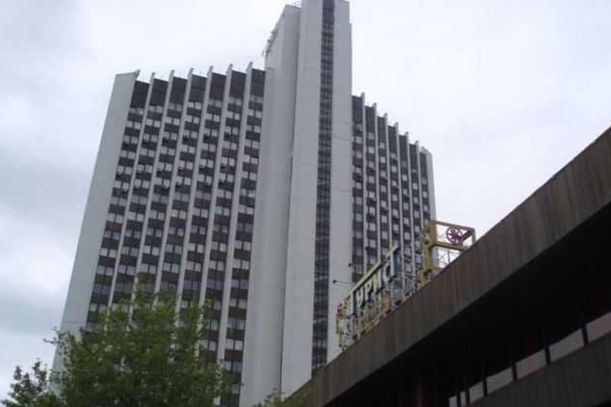 Столичные пожарные боролись с огнем в высотной гостинице "Турист" Столичные пожарные боролись с огнем в высотной гостинице "Турист"
