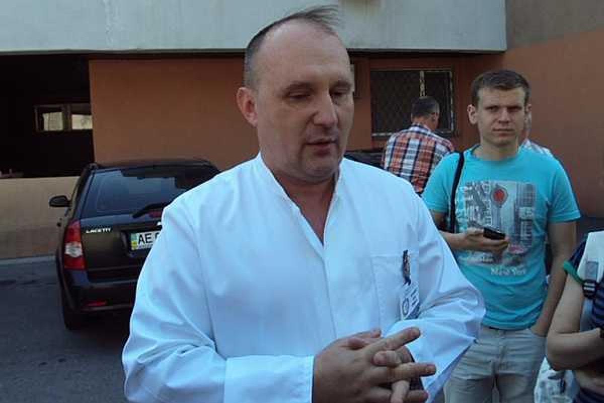 Спасая бойцов на передовой, тяжелое ранение получил легендарный хирург  Спасая бойцов на передовой, тяжелое ранение получил легендарный хирург