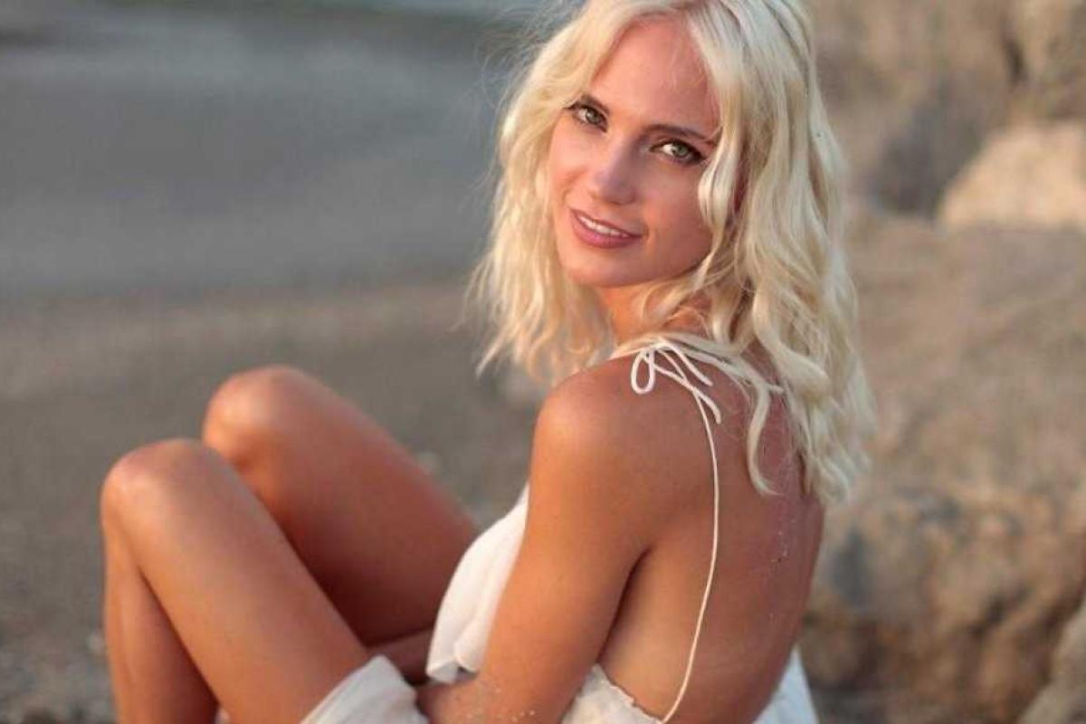 Глюкоза нежится на отдыхе и дарит поклонникам новые фото Глюкоза нежится на отдыхе и дарит поклонникам новые фото