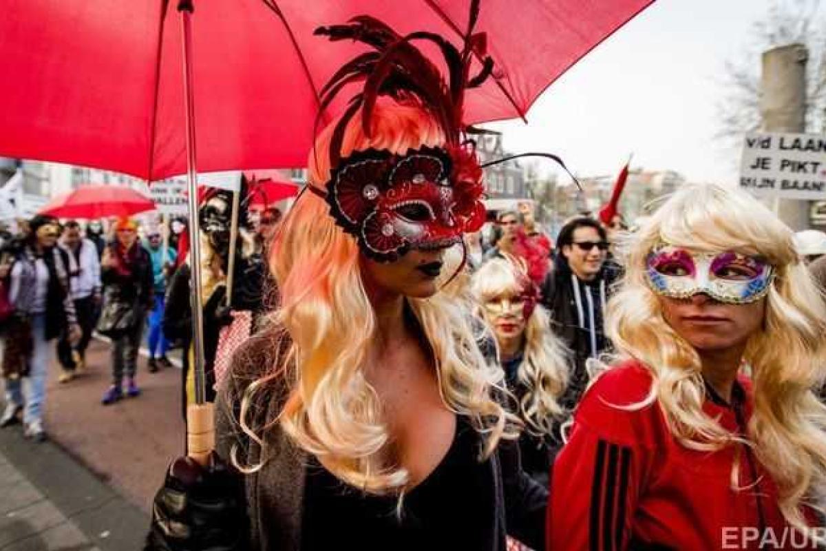 Правозащитники призывают легализовать проституцию Правозащитники призывают легализовать проституцию