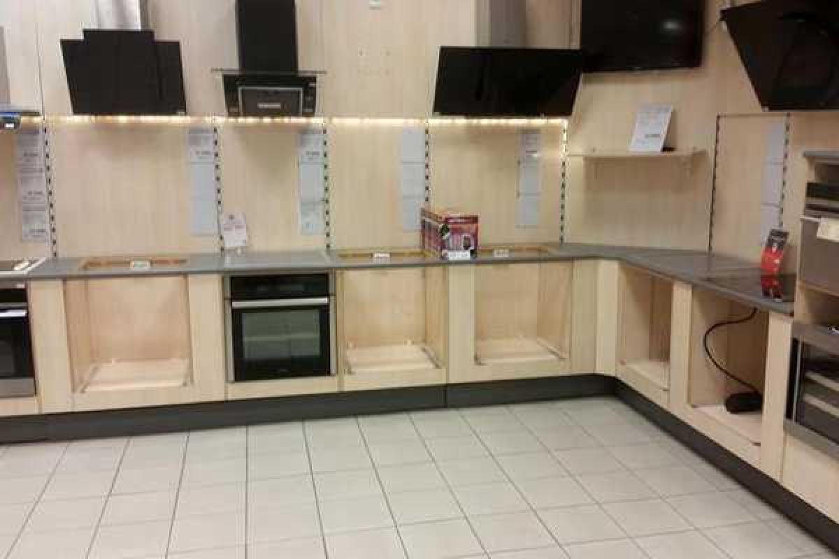 Россияне спасают тающие накопления и разметают с прилавков бытовую технику Россияне спасают тающие накопления и разметают с прилавков бытовую технику