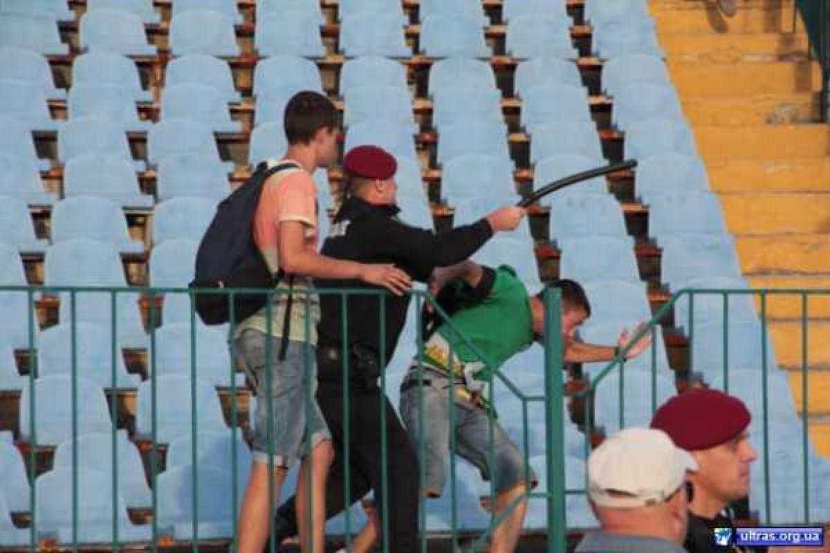 В открытом письме украинские ультрас призвали к ответу министра внутренних дел Авакова В открытом письме украинские ультрас призвали к ответу министра внутренних дел Авакова