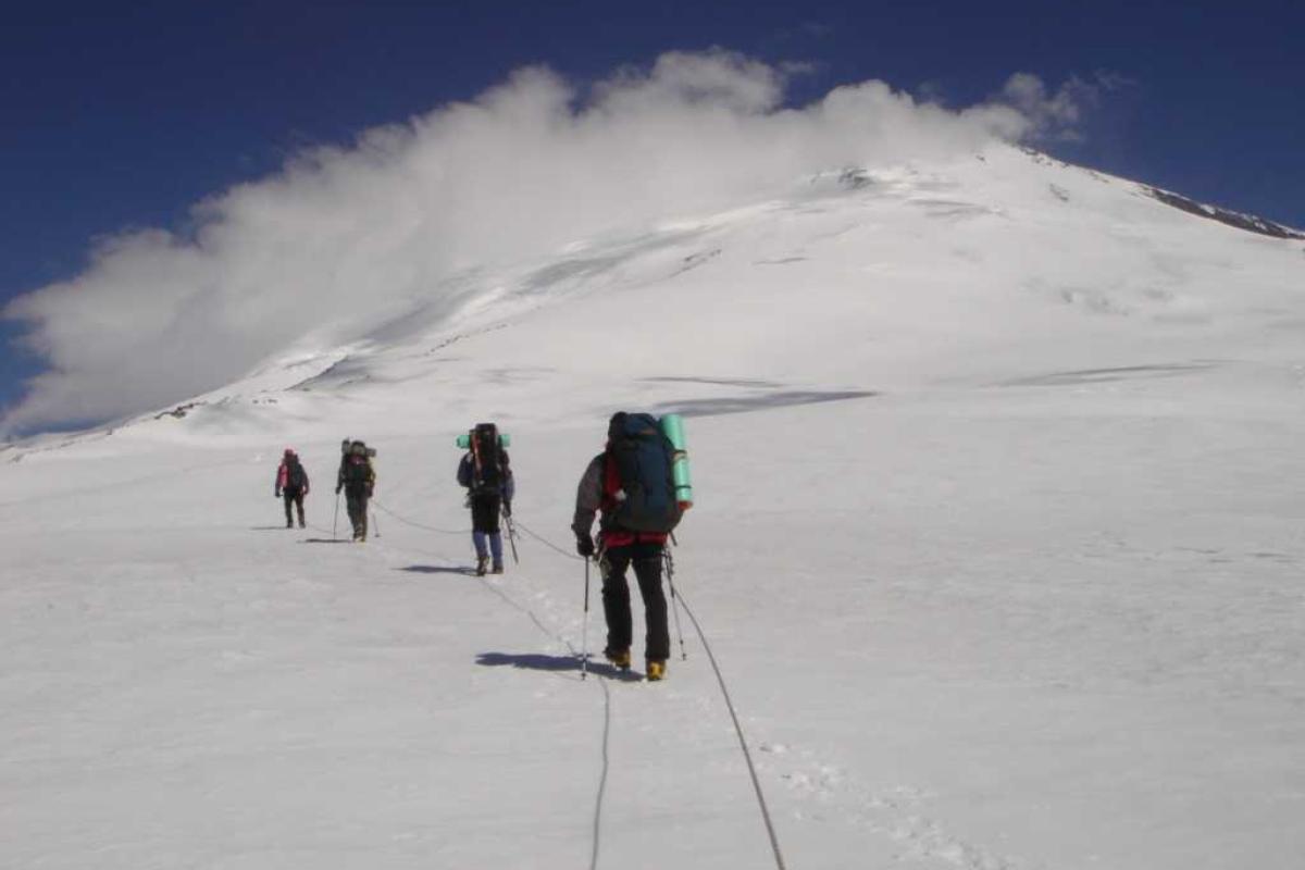 На склоне Эльбруса обнаружено тело туриста, погибшего в прошлом веке На склоне Эльбруса обнаружено тело туриста, погибшего в прошлом веке