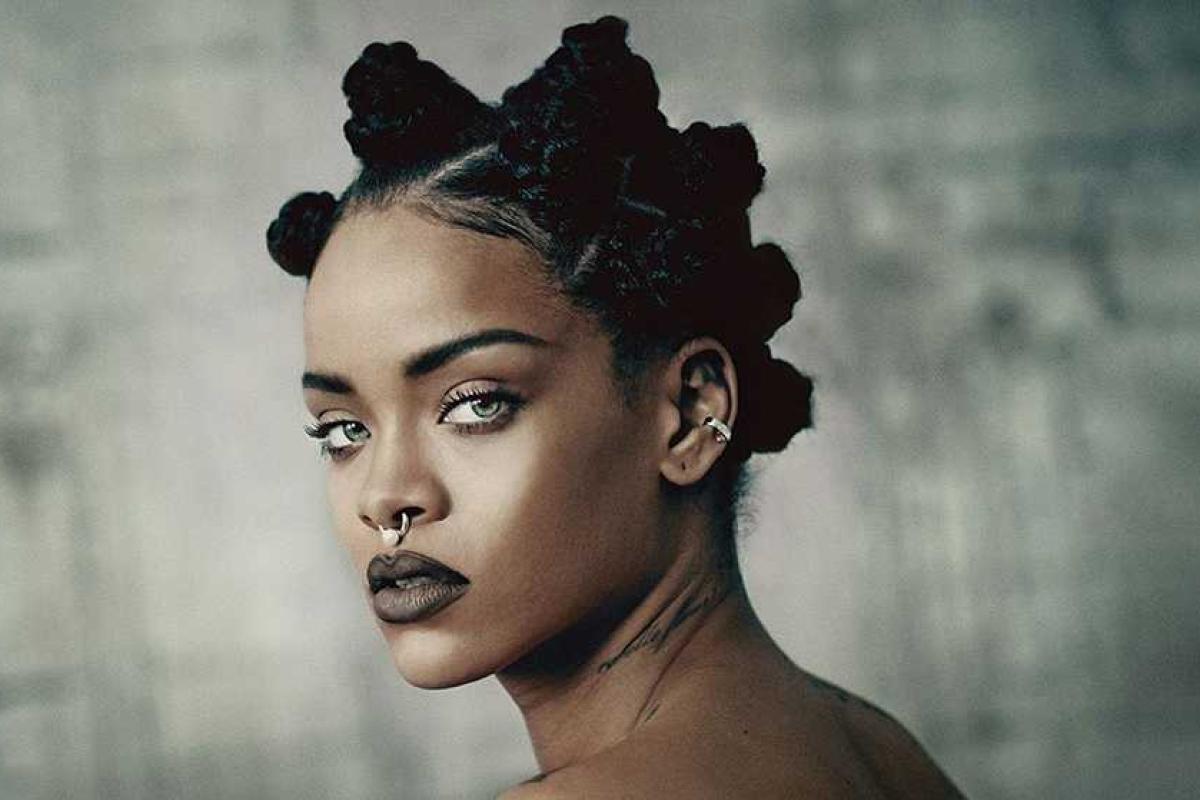 Рианна не боится носить самые противоречивые наряды Рианна не боится носить самые противоречивые наряды