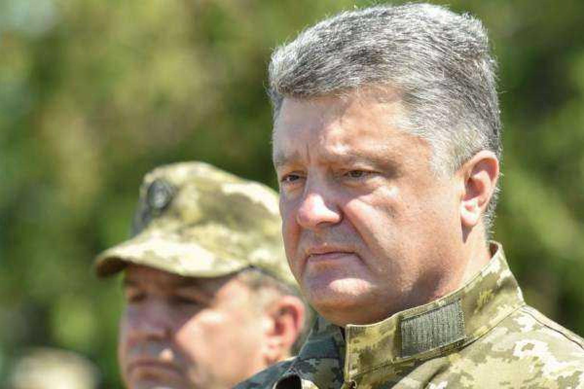 В планах Путина была аннексия 8 украинский областей - Порошенко