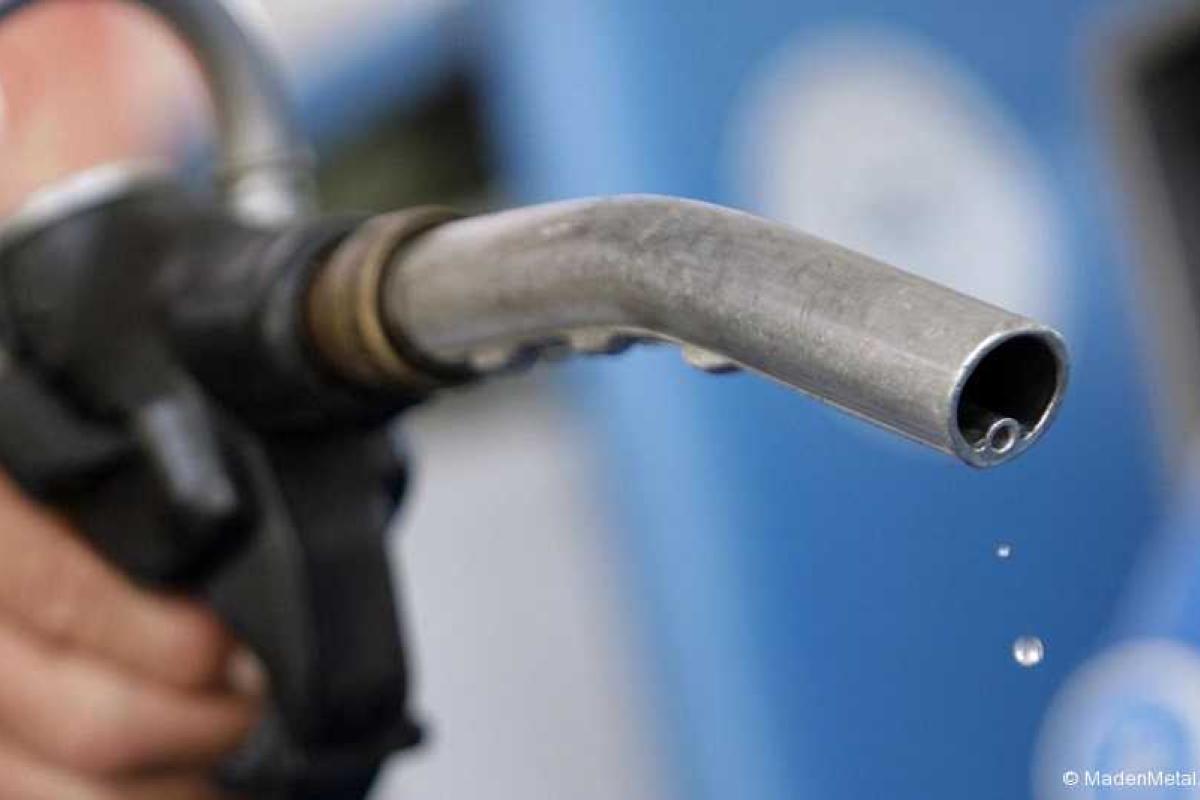 Жители "ЛНР" ждут обещанного снижения цен на топливо