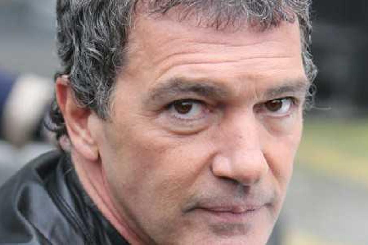 Актер Антонио Бандерас стал студентом колледжа