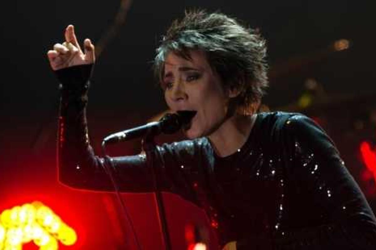 Питерские казаки обещают научить Земфиру "родину любить" Питерские казаки обещают научить Земфиру "родину любить"