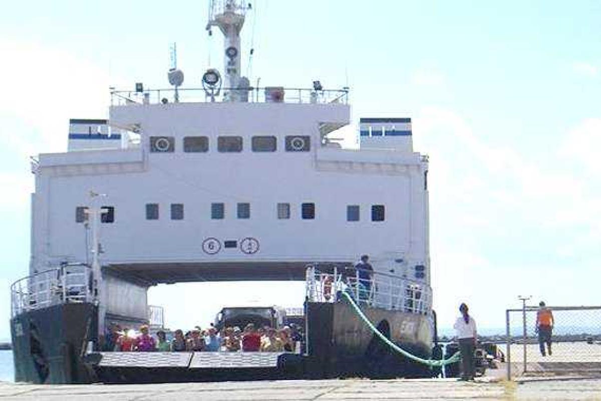 Отдохнув в "родном" Крыму, россияне застряли в огромной очереди на паром, мечтая вернуться домой Отдохнув в "родном" Крыму, россияне застряли в огромной очереди на паром, мечтая вернуться домой