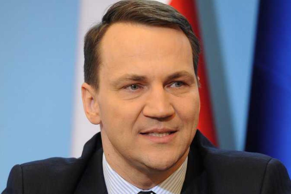 Сикорский: время работает против Путина, в Украине ему не выиграть