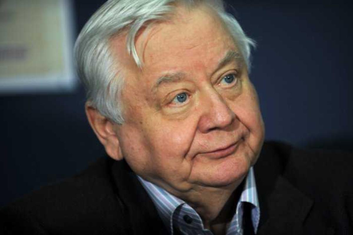 Олег Табаков пока свободно может при желании въезжать в Украину Олег Табаков пока свободно может при желании въезжать в Украину