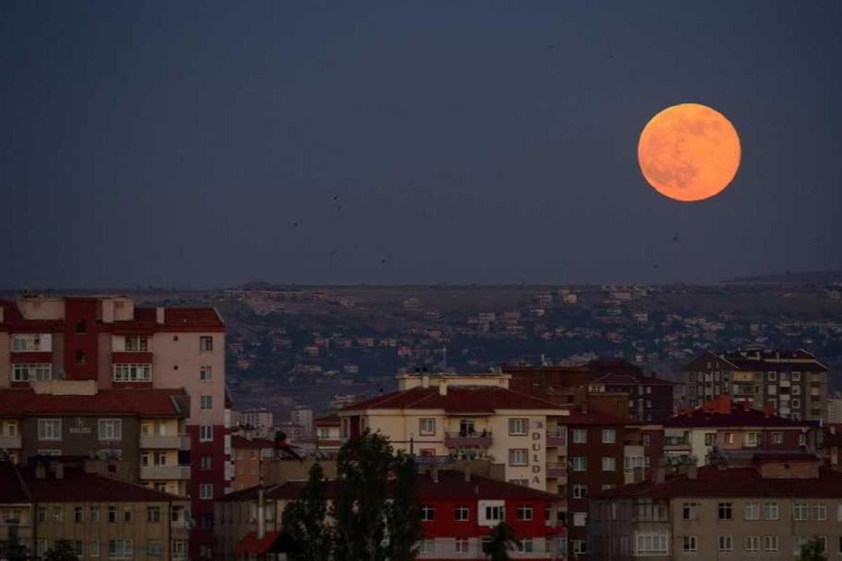Завораживающее зрелище: в эти выходные жители планеты смогут увидеть "суперлуние"