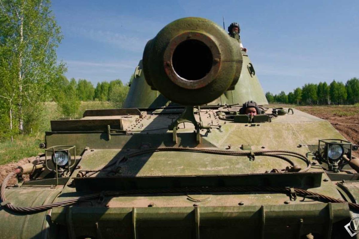 Боевики пустили в ход все тяжелое вооружение: работают танки, минометы, артиллерия  Боевики пустили в ход все тяжелое вооружение: работают танки, минометы, артиллерия