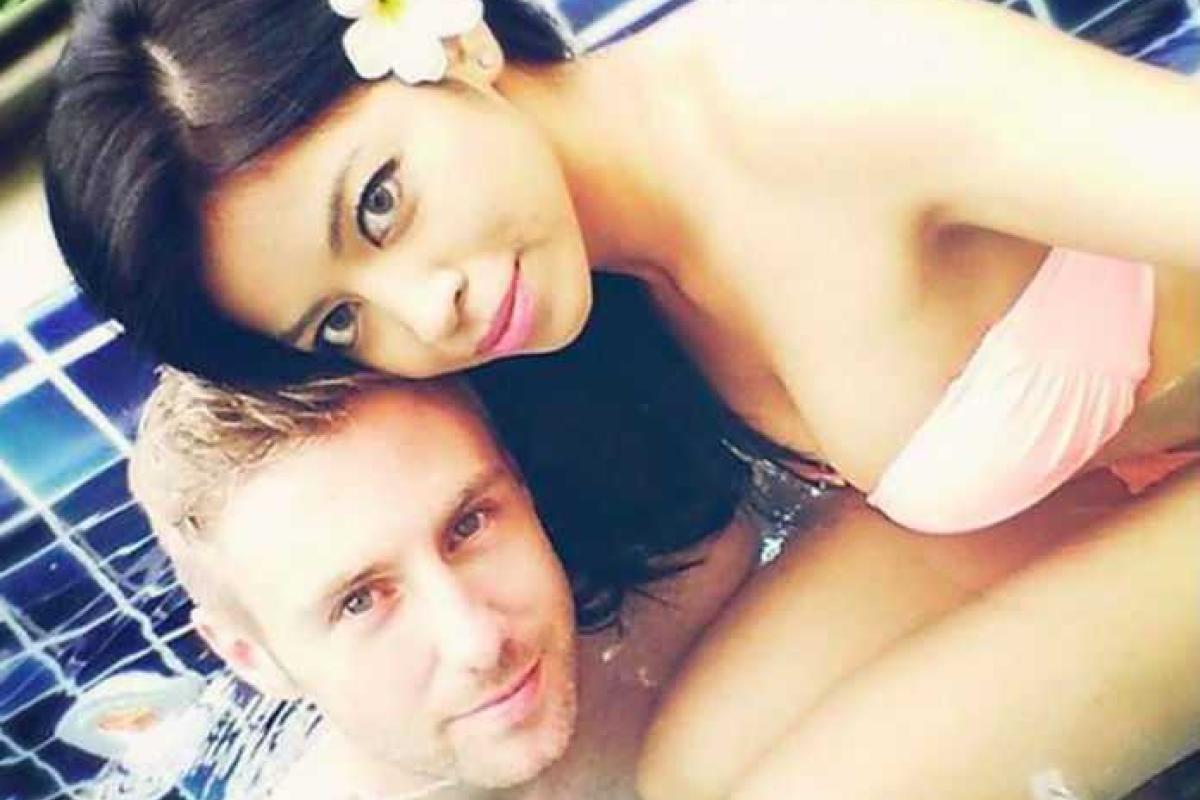 Путешествуя по миру с ноутбуком парень заработал миллион долларов Путешествуя по миру с ноутбуком парень заработал миллион долларов