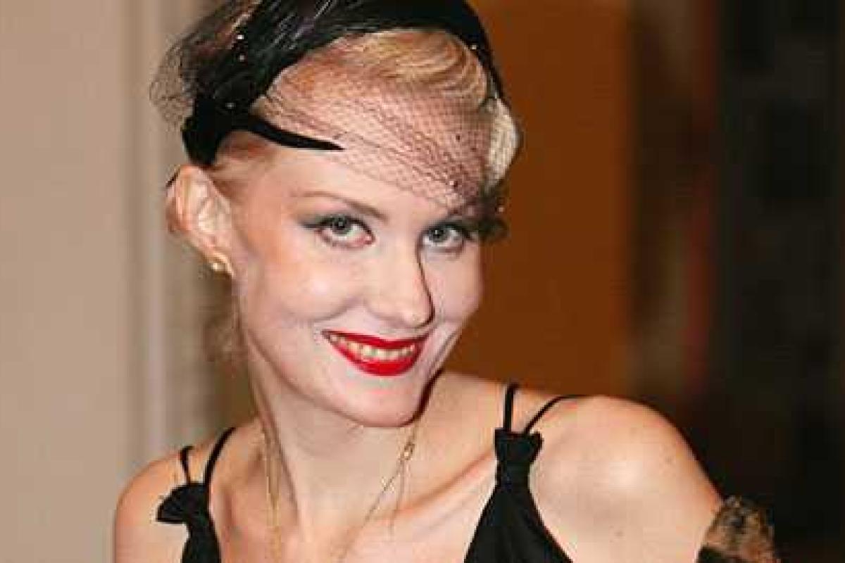 Рената Литвинова поделилась в соцсетях пикантным фото с морского побережья Рената Литвинова поделилась в соцсетях пикантным фото с морского побережья