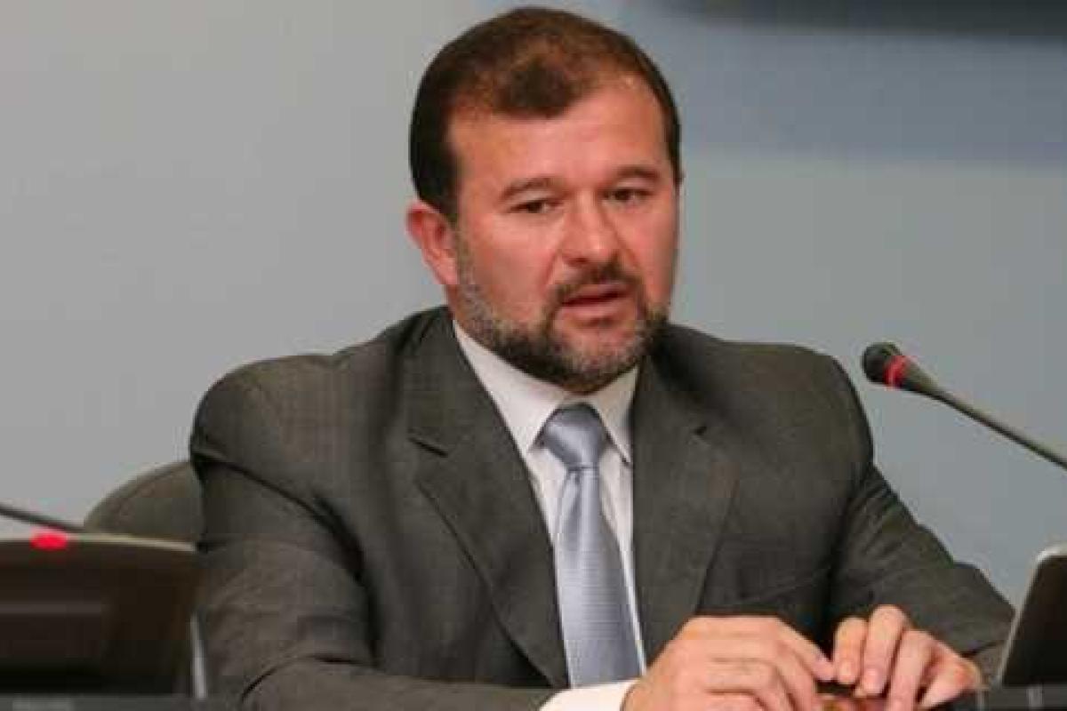 Балога: "мелких" депутатов арестовывают, а коррумпированные олигархи продолжают занимать свои "троны" Балога: "мелких" депутатов арестовывают, а коррумпированные олигархи продолжают занимать свои "троны"