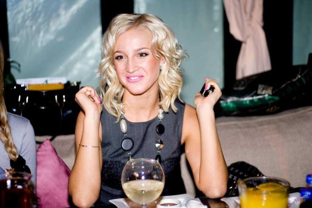 Ольга Бузова спивается? 