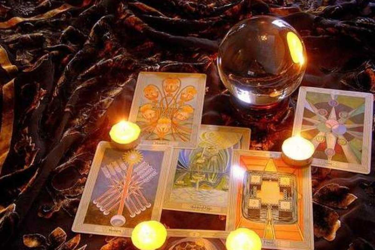 Московские гадалки и экстрасенсы, благодаря панике и трудностям в России, налаживают свой "бизнес" Московские гадалки и экстрасенсы, благодаря панике и трудностям в России, налаживают свой "бизнес"