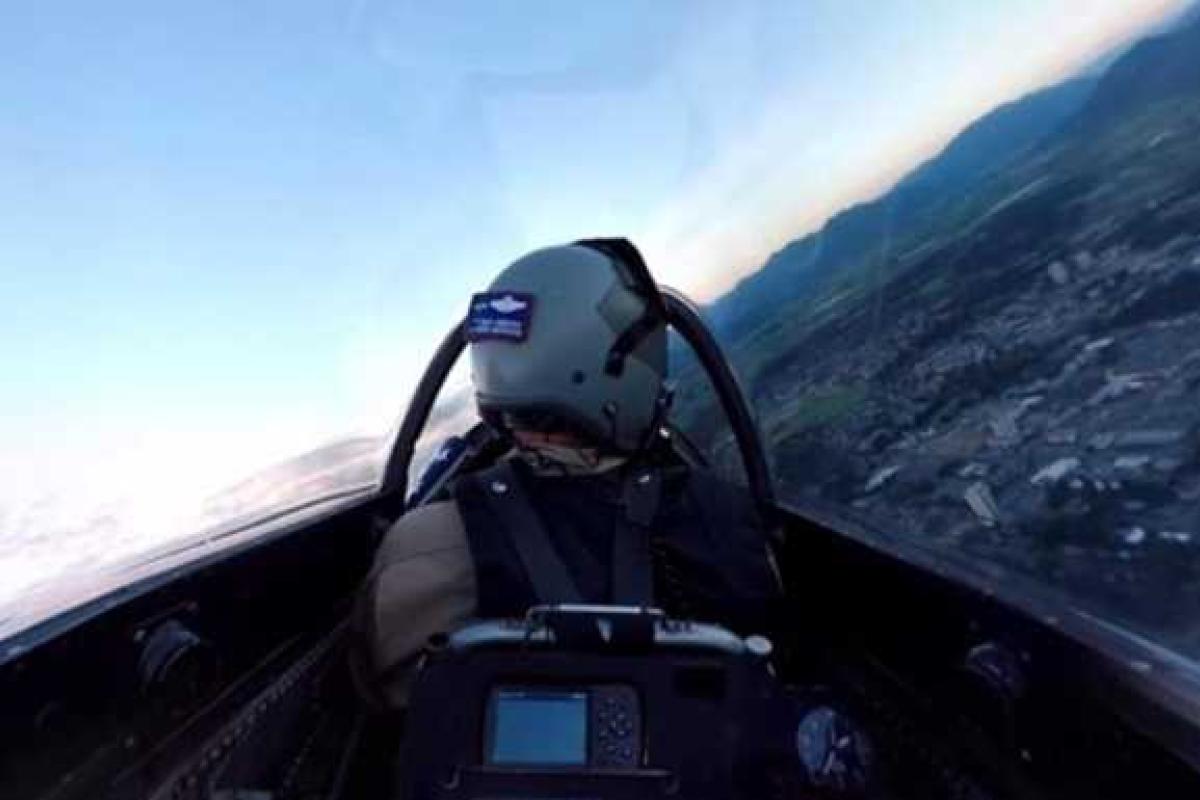 Во время тренировочного полета в США разбился военный самолет Во время тренировочного полета в США разбился военный самолет