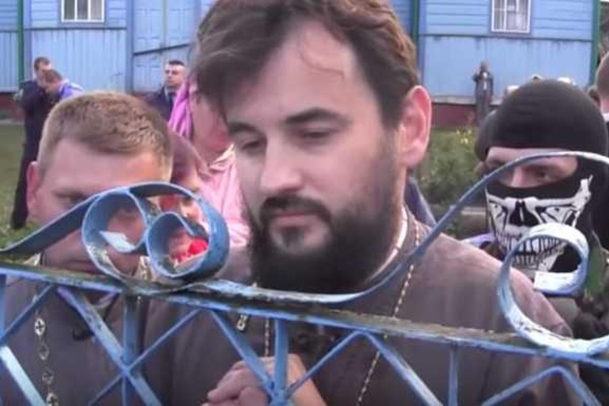 Видео столкновений между представителями УПЦ КП и УПЦ МП на Тернопольщине Видео столкновений между представителями УПЦ КП и УПЦ МП на Тернопольщине