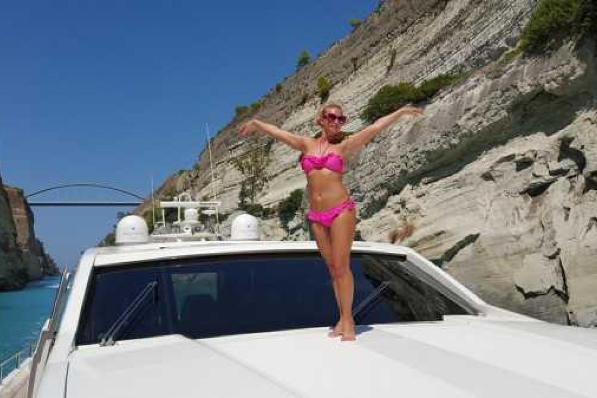 Камалия с детьми и мужем-олигархом нежится в солнечной Греции Камалия с детьми и мужем-олигархом нежится в солнечной Греции