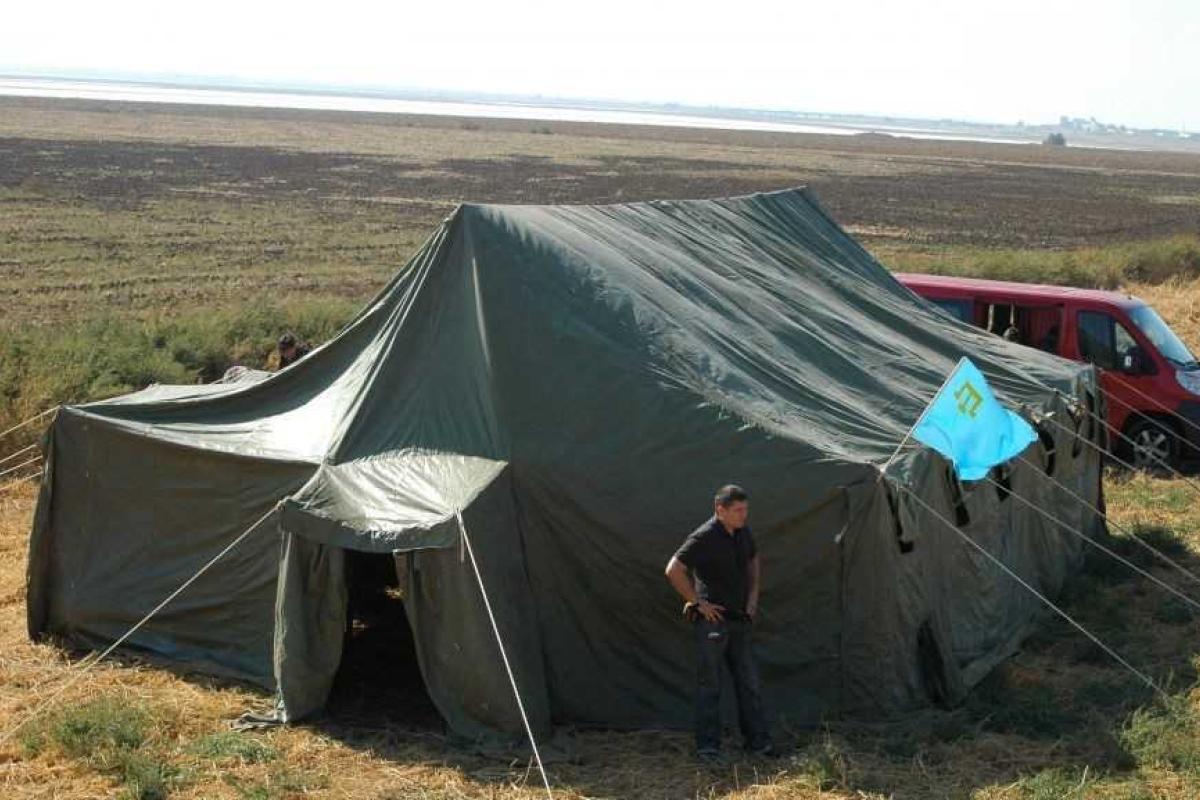 Блокада Крыма - это серьезно и надолго: активисты разворачивают палатки для ночевки Блокада Крыма - это серьезно и надолго: активисты разворачивают палатки для ночевки