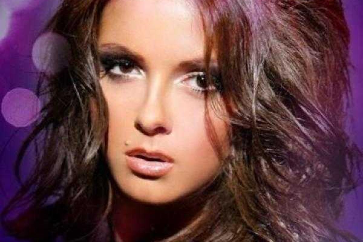 Певица Нюша решила побаловать фанатов селфи из ванной