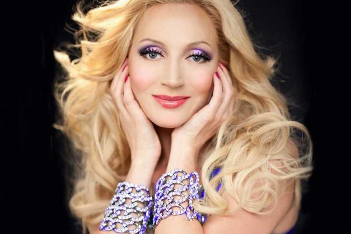 Обворожительная Кристина Орбакайте поделилась интригующим снимком