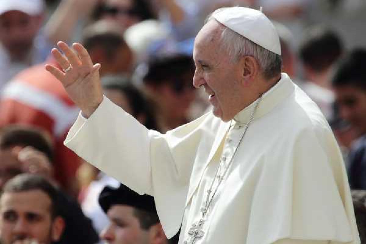 Куба торжественно встретила на своей земле Папу Римского Франциска Куба торжественно встретила на своей земле Папу Римского Франциска