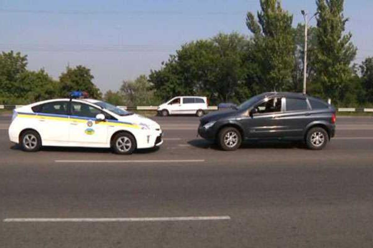 В Днепропетровске сотрудники ГАИ задержали неадекватного водителя с помощью дрона В Днепропетровске сотрудники ГАИ задержали неадекватного водителя с помощью дрона
